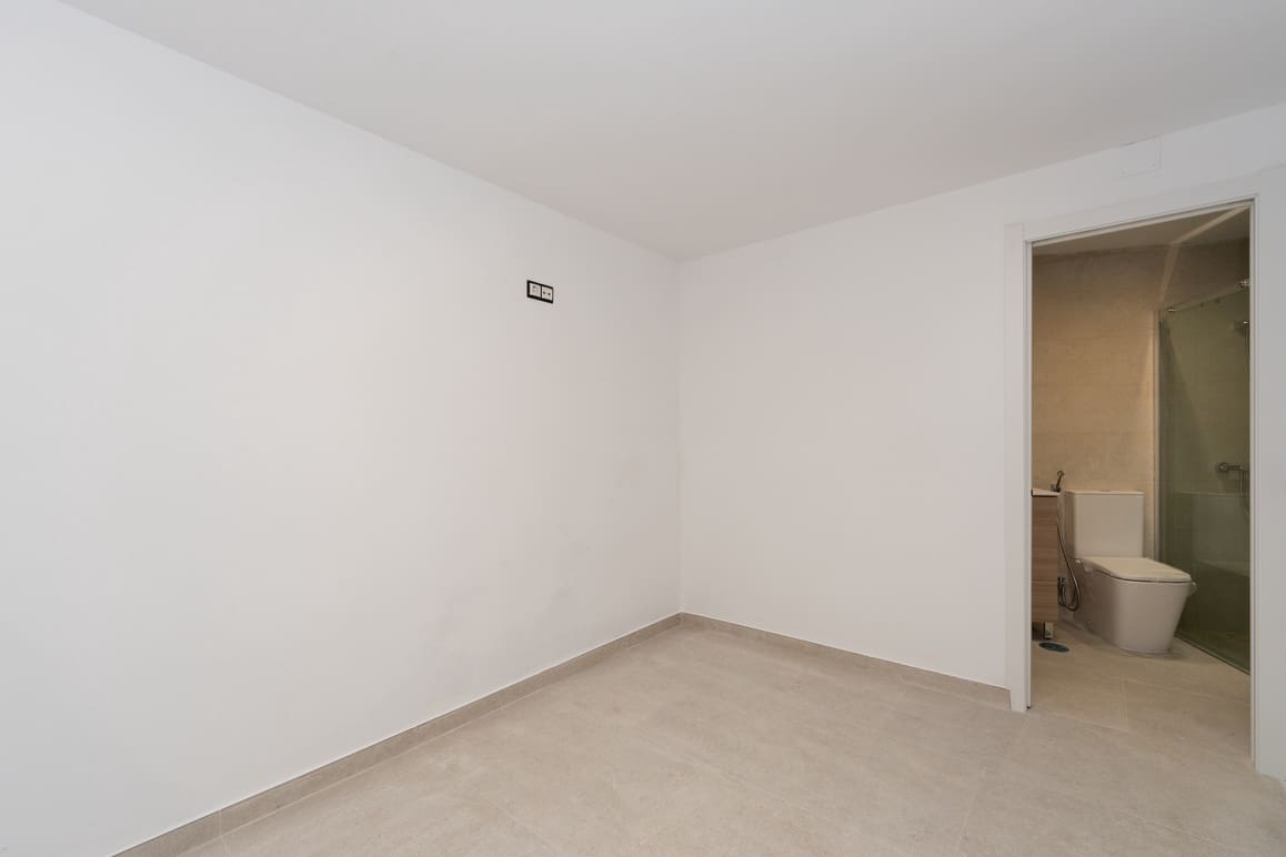 5 slaapkamer Appartement te koop in Benidorm - € 990.000 (Ref: 9830126)