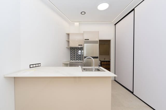 5 quarto Apartamento para venda em Juzgados - Plaza de Toros, Benidorm - 990 000 € (Ref: 9830126)