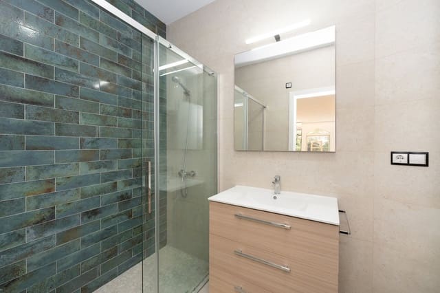 5 quarto Apartamento para venda em Juzgados - Plaza de Toros, Benidorm - 990 000 € (Ref: 9830126)