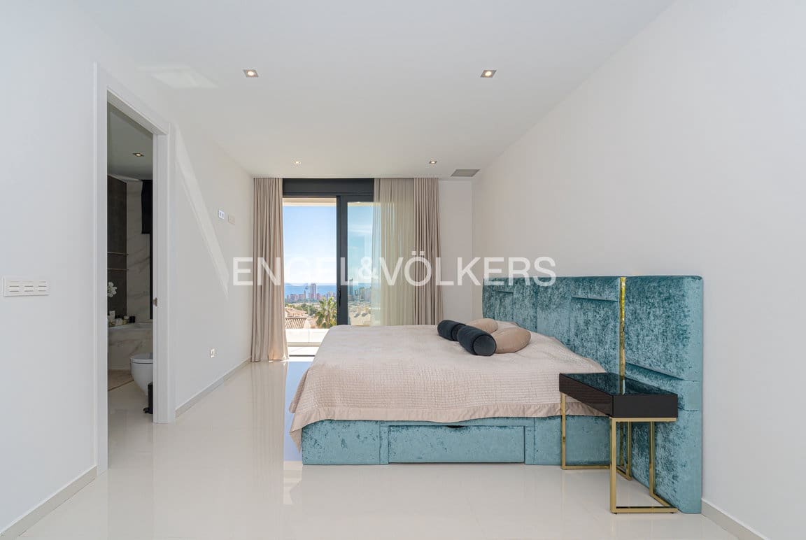 5 quarto Moradia para venda em Finestrat com piscina garagem - 1 875 000 € (Ref: 9830443)