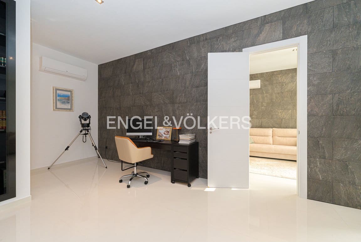 5 quarto Moradia para venda em Finestrat com piscina garagem - 1 875 000 € (Ref: 9830443)