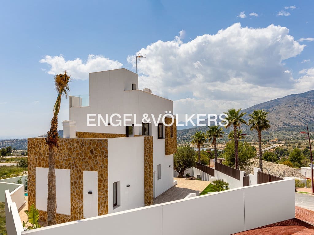 Chalet de 4 habitaciones en Finestrat en venta con piscina garaje - 730.000 € (Ref: 9832316)