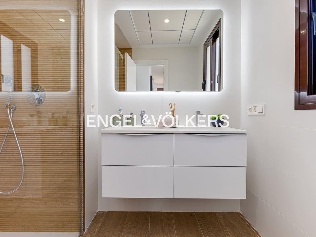 Chalet de 3 habitaciones en Finestrat en venta con piscina garaje - 540.000 € (Ref: 9832317)