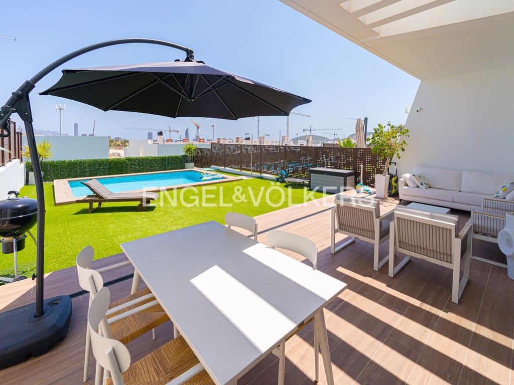 Garage for sale in Finestrat - € 578,000 (Ref: 9832759)