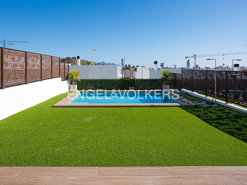 Garage for sale in Finestrat - € 578,000 (Ref: 9832759)