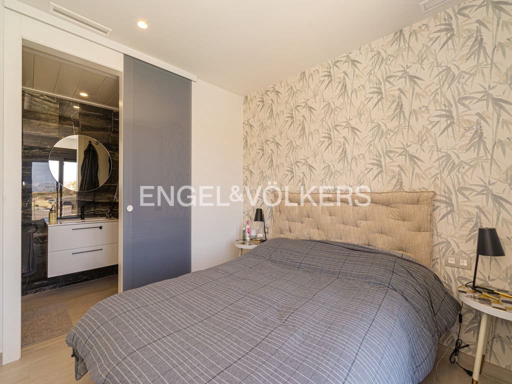 Garagem para venda em Finestrat - 578 000 € (Ref: 9832759)