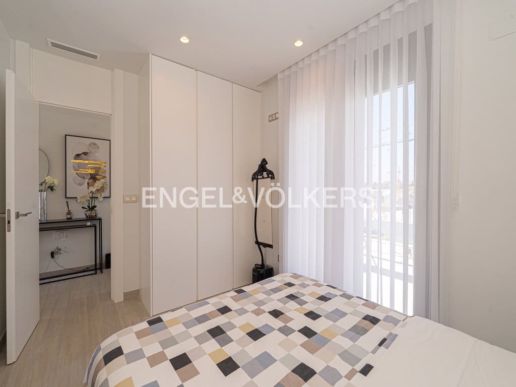 Garagem para venda em Finestrat - 578 000 € (Ref: 9832759)