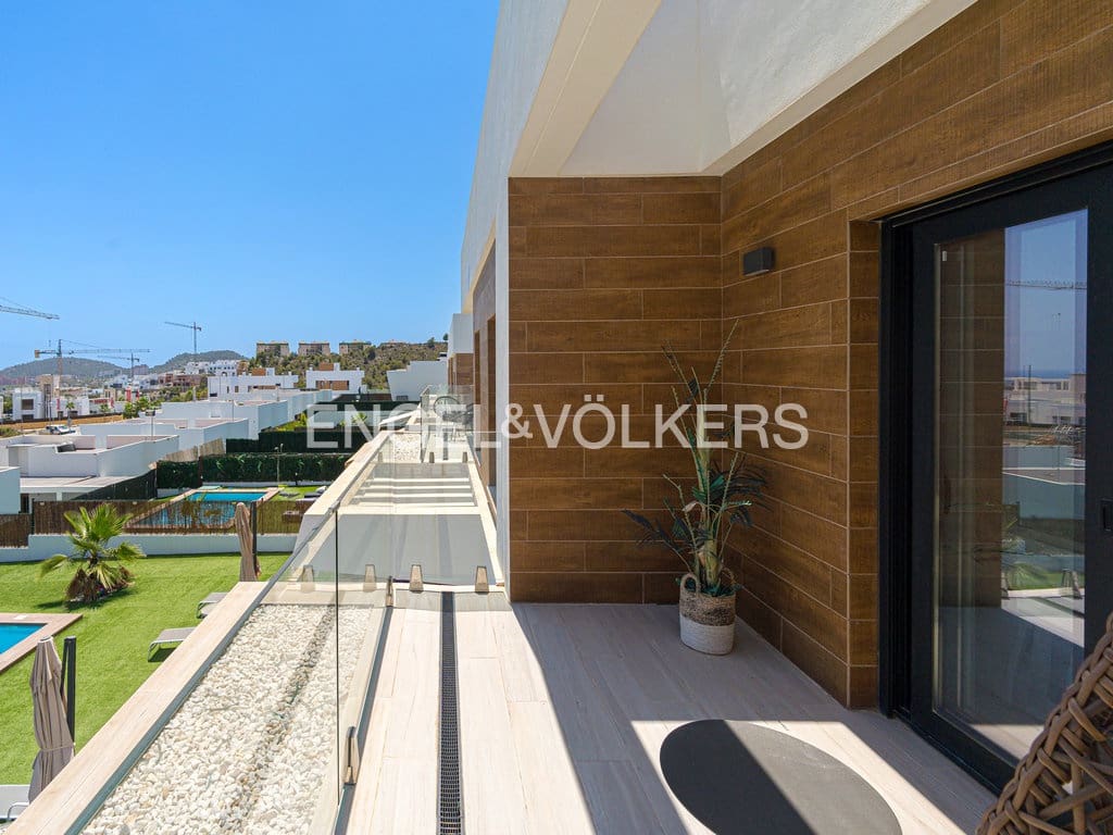 Garagem para venda em Finestrat - 578 000 € (Ref: 9832759)