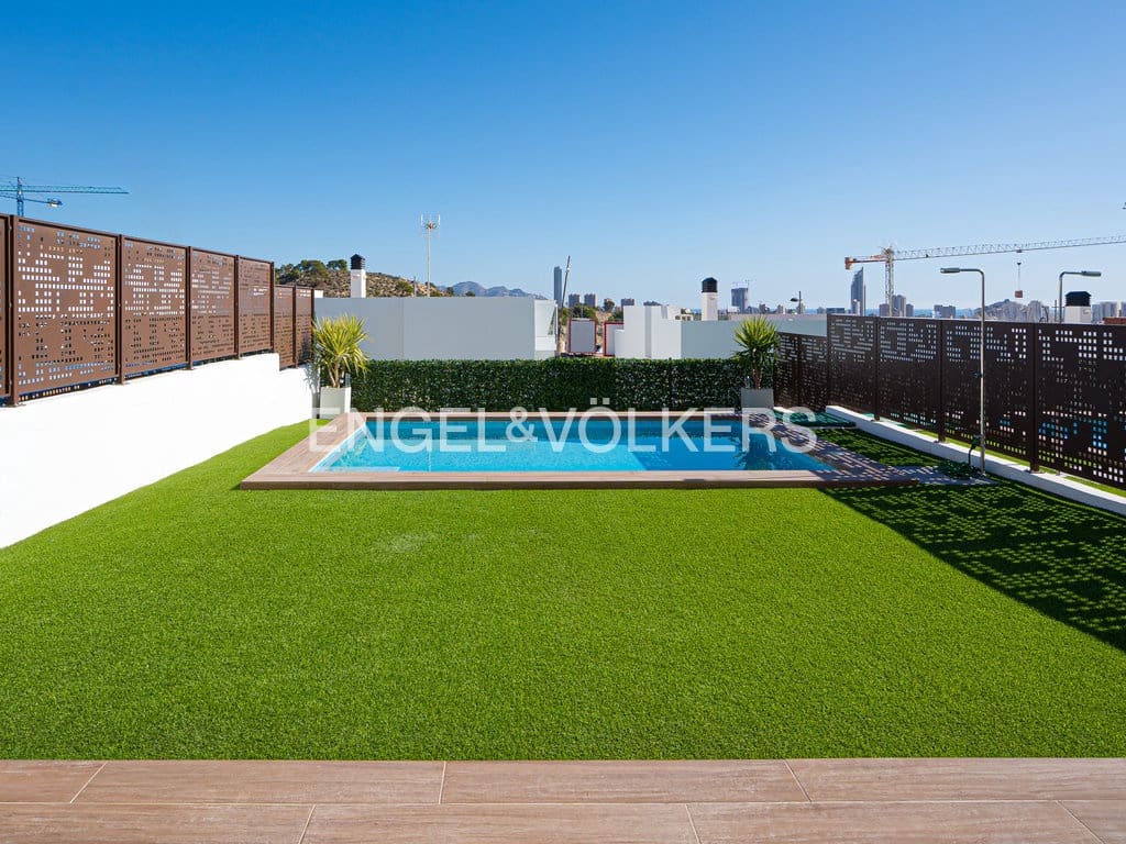 Garagem para venda em Finestrat - 578 000 € (Ref: 9832759)