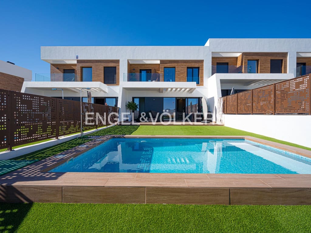 Garagem para venda em Finestrat - 578 000 € (Ref: 9832759)
