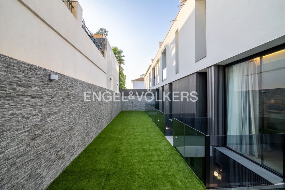 7 chambre Villa/Maison à vendre à Albir avec piscine garage - 1 950 000 € (Ref: 9834818)