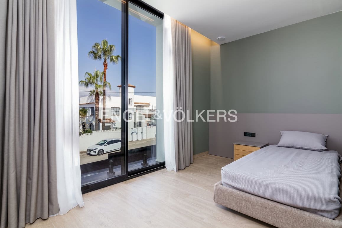 7 chambre Villa/Maison à vendre à Albir avec piscine garage - 1 950 000 € (Ref: 9834818)