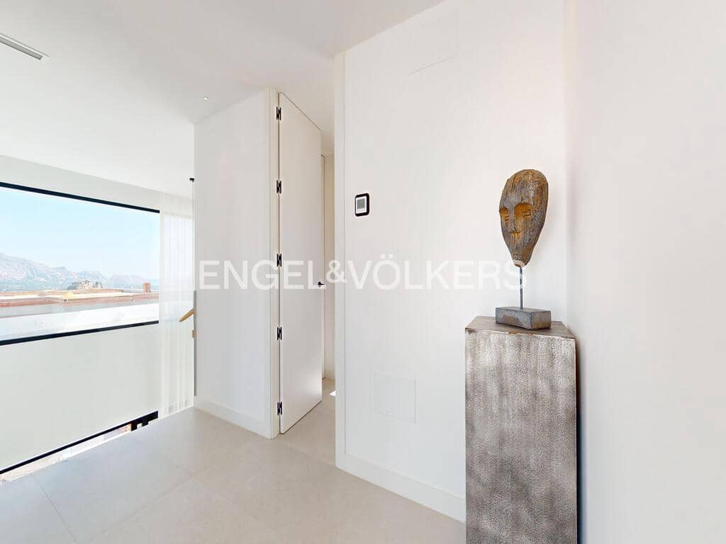 Chalet de 3 habitaciones en Polop en venta con piscina garaje - 860.000 € (Ref: 9838282)