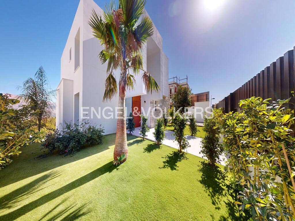 Chalet de 3 habitaciones en Polop en venta con piscina garaje - 860.000 € (Ref: 9838282)