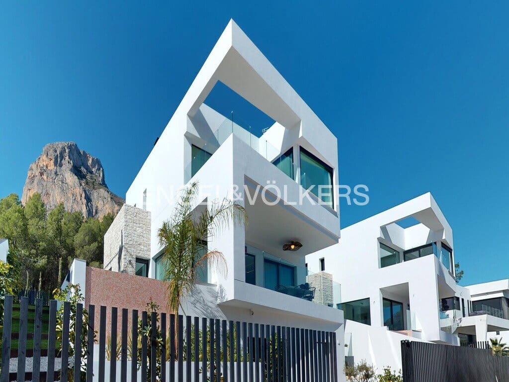 Chalet de 3 habitaciones en Polop en venta con piscina garaje - 860.000 € (Ref: 9838282)