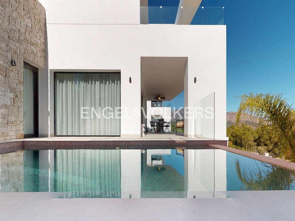 Chalet de 3 habitaciones en Polop en venta con piscina garaje - 860.000 € (Ref: 9838282)