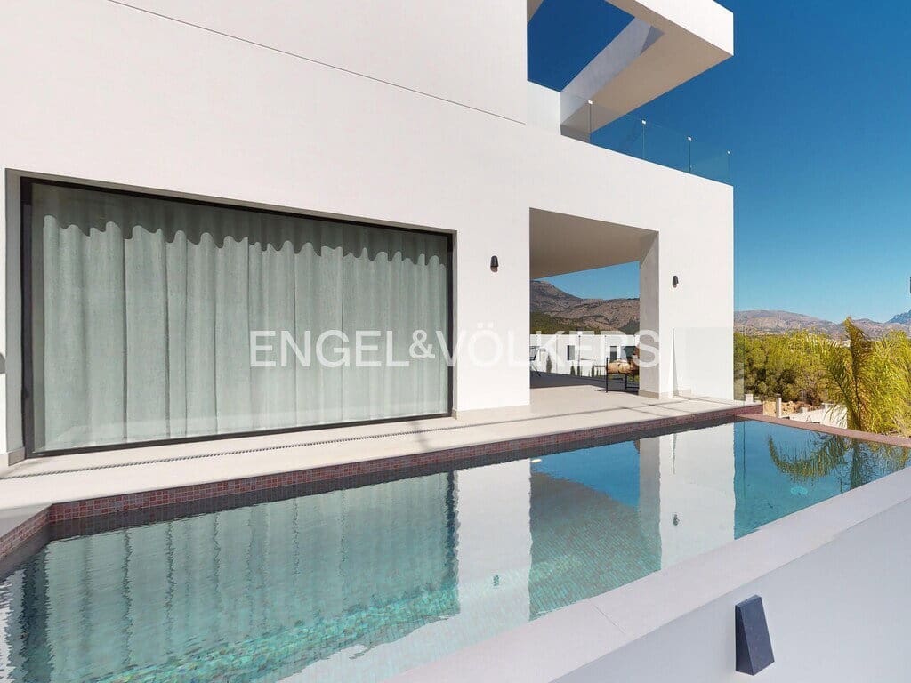 Chalet de 3 habitaciones en Polop en venta con piscina garaje - 860.000 € (Ref: 9838282)