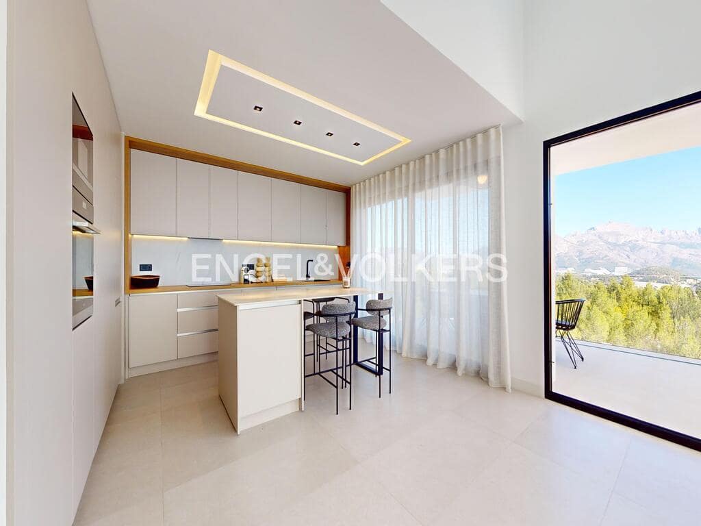 Chalet de 3 habitaciones en Polop en venta con piscina garaje - 860.000 € (Ref: 9838282)