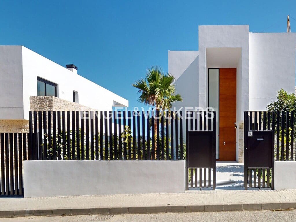 Chalet de 3 habitaciones en Polop en venta con piscina garaje - 860.000 € (Ref: 9838282)