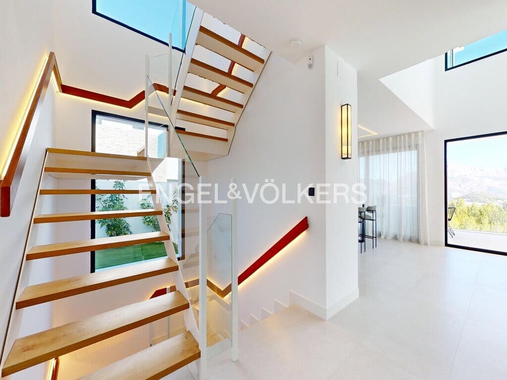 Chalet de 3 habitaciones en Polop en venta con piscina garaje - 860.000 € (Ref: 9838282)
