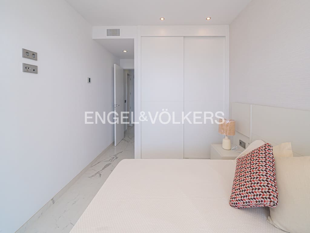 3 bedroom Apartment for sale in Benidorm with pool garage - € 1,495,000 (Ref: 9838428)