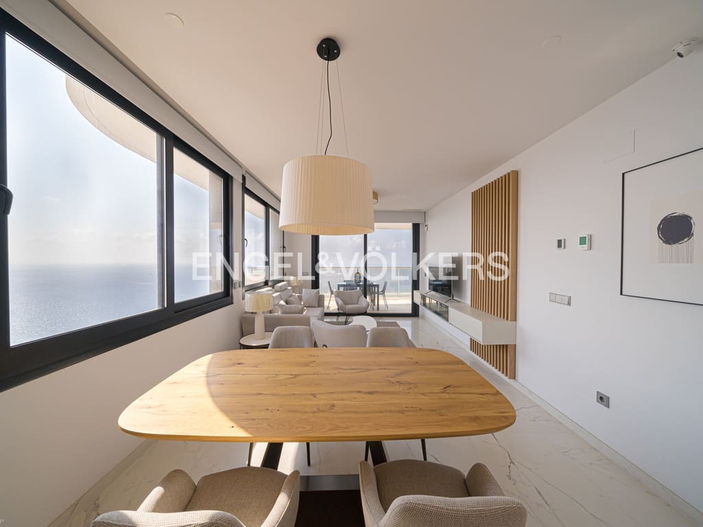 3 bedroom Apartment for sale in Benidorm with pool garage - € 1,495,000 (Ref: 9838428)