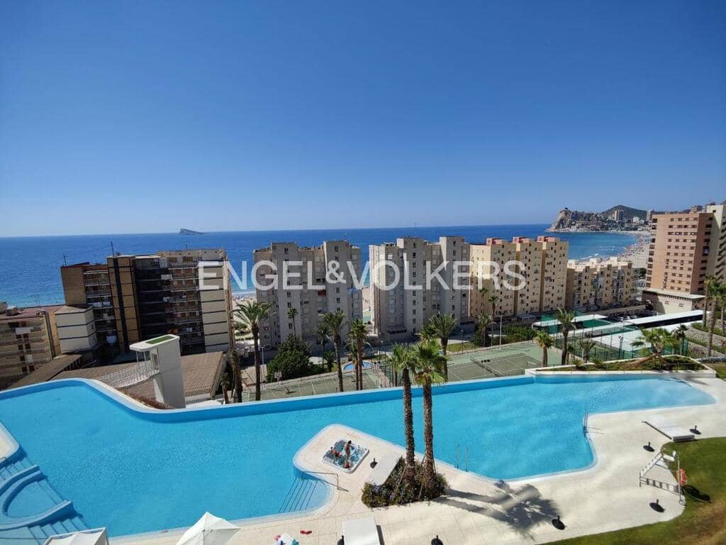 3 bedroom Apartment for sale in Benidorm with pool garage - € 1,495,000 (Ref: 9838428)