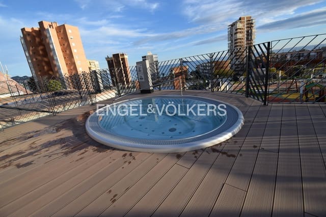 2 quarto Apartamento para arrendar em Benidorm com piscina garagem - 1 650 € (Ref: 9841586)
