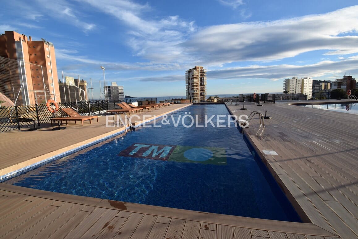 2 bedroom Apartment for rent in Benidorm with pool garage - € 1,650 (Ref: 9841586)