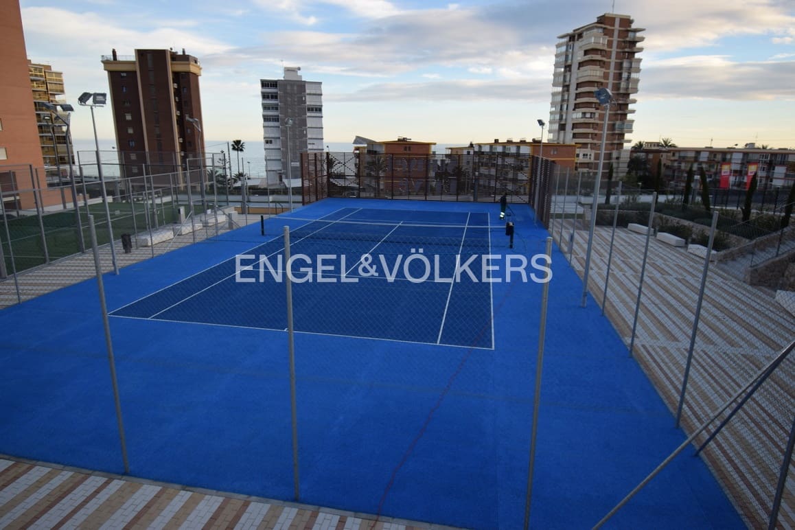 2 bedroom Apartment for rent in Benidorm with pool garage - € 1,650 (Ref: 9841586)