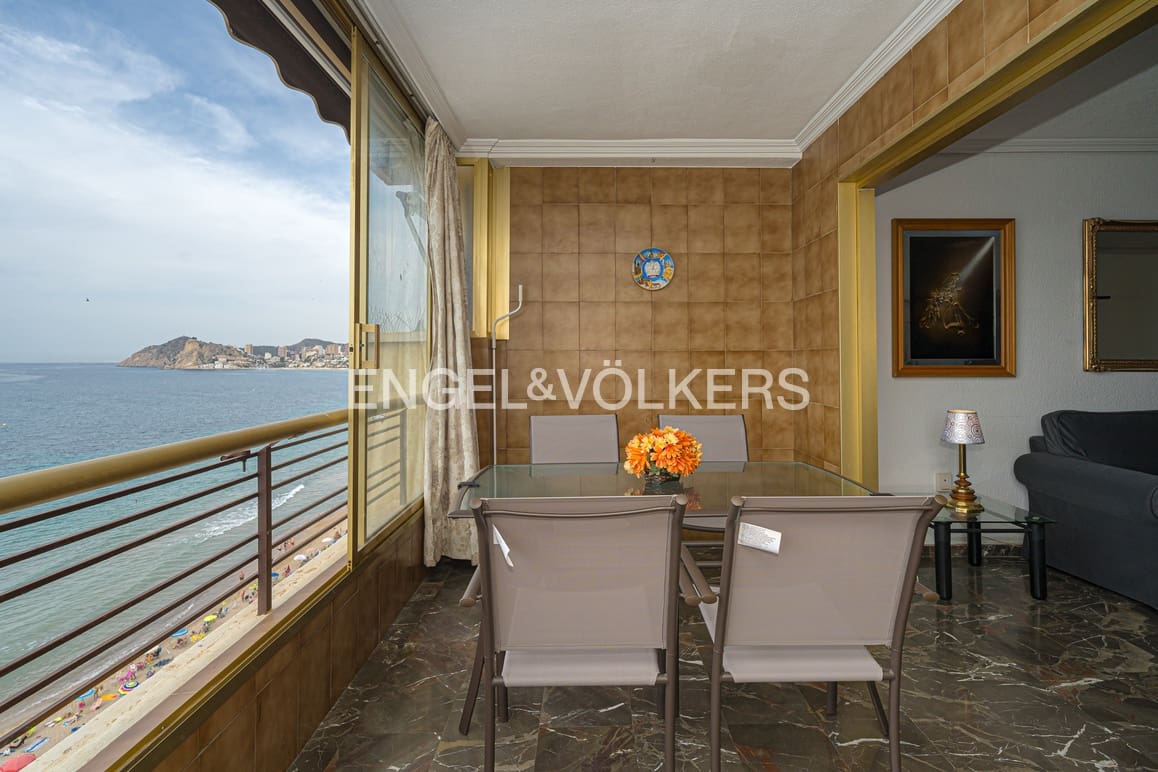 2 bedroom Apartment for rent in Benidorm with pool garage - € 1,500 (Ref: 9841587)