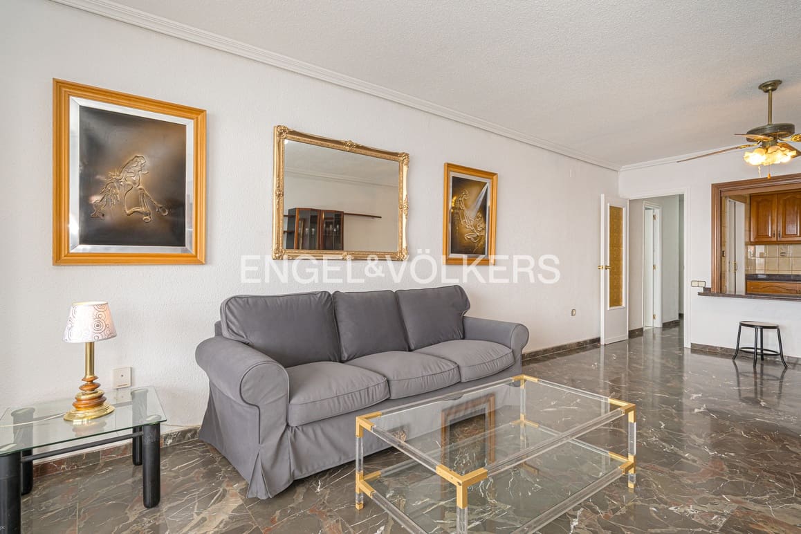 2 bedroom Apartment for rent in Benidorm with pool garage - € 1,500 (Ref: 9841587)