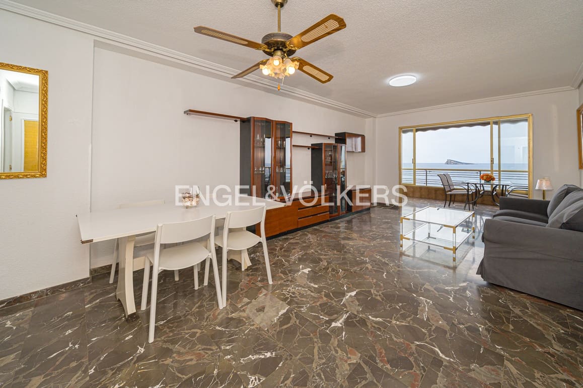 2 bedroom Apartment for rent in Benidorm with pool garage - € 1,500 (Ref: 9841587)