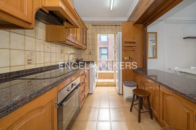 2 sypialnia Apartament do wynajęcia w Benidorm z basenem garażem - 1 500 € (Ref: 9841587)