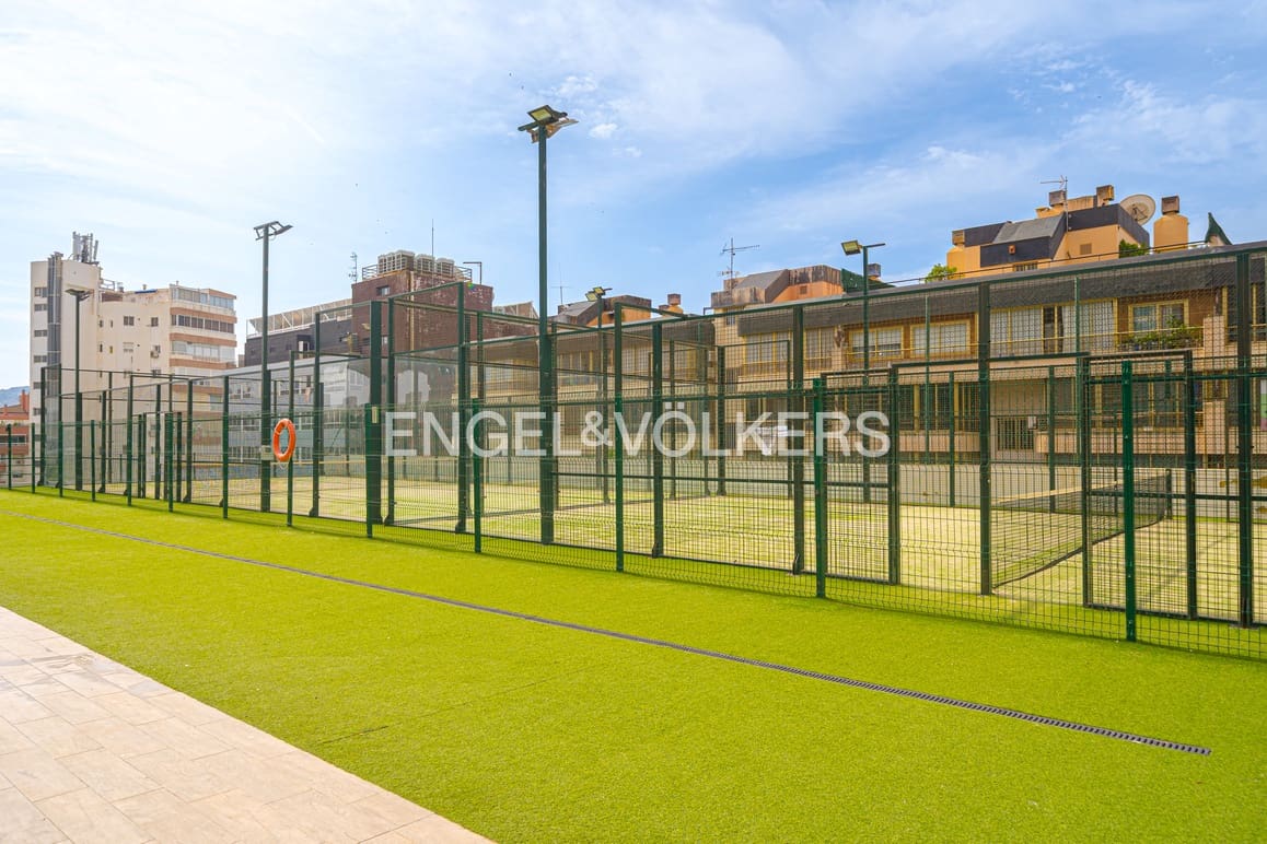 2 bedroom Apartment for rent in Benidorm with pool garage - € 1,500 (Ref: 9841587)