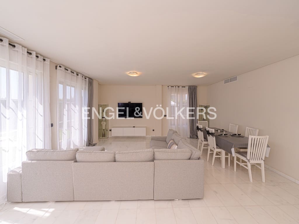 Chalet de 4 habitaciones en Finestrat en venta con piscina garaje - 810.000 € (Ref: 9841867)