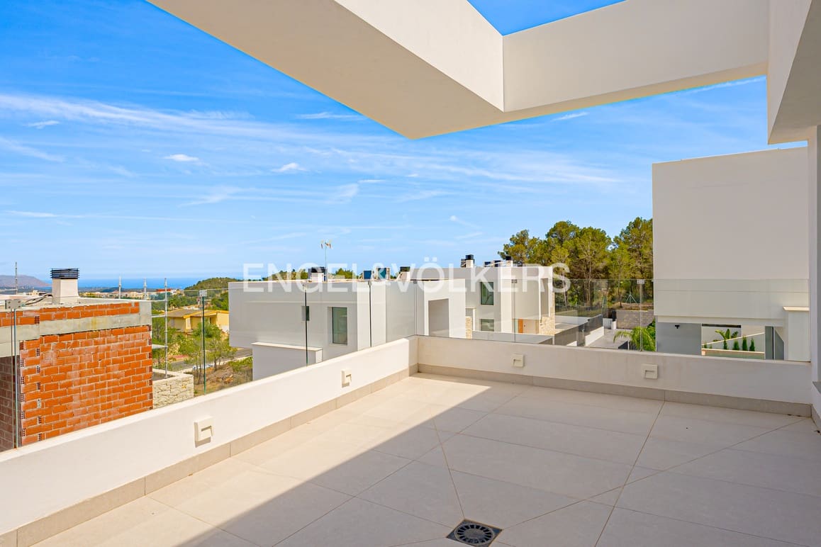 3 bedroom Villa for sale in Polop with pool garage - € 795,000 (Ref: 9848229)