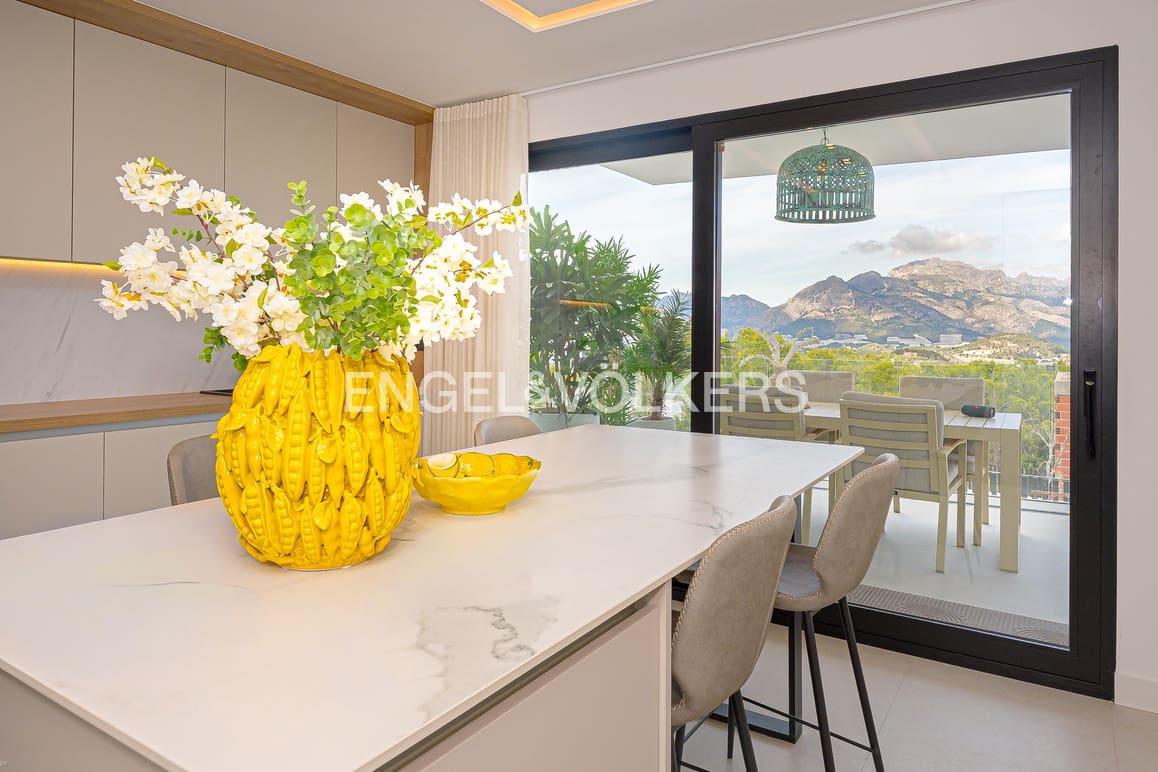 3 bedroom Villa for sale in Polop with pool garage - € 795,000 (Ref: 9848229)