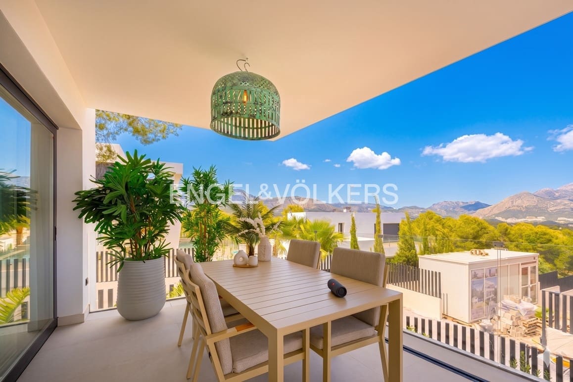 3 bedroom Villa for sale in Polop with pool garage - € 795,000 (Ref: 9848229)