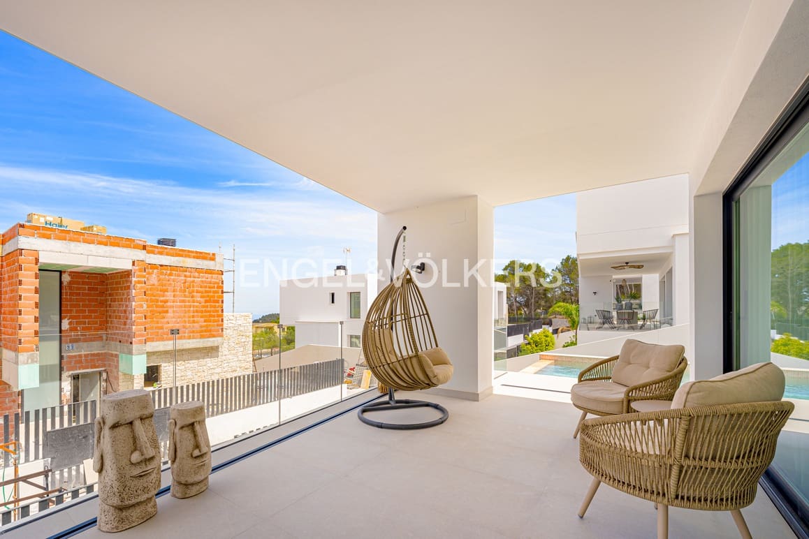 3 bedroom Villa for sale in Polop with pool garage - € 795,000 (Ref: 9848229)