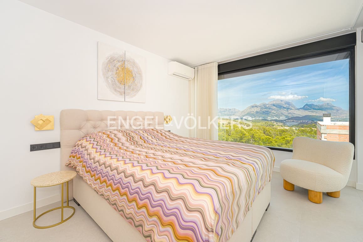 3 bedroom Villa for sale in Polop with pool garage - € 795,000 (Ref: 9848229)