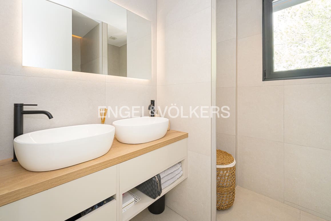 3 bedroom Villa for sale in Polop with pool garage - € 795,000 (Ref: 9848229)