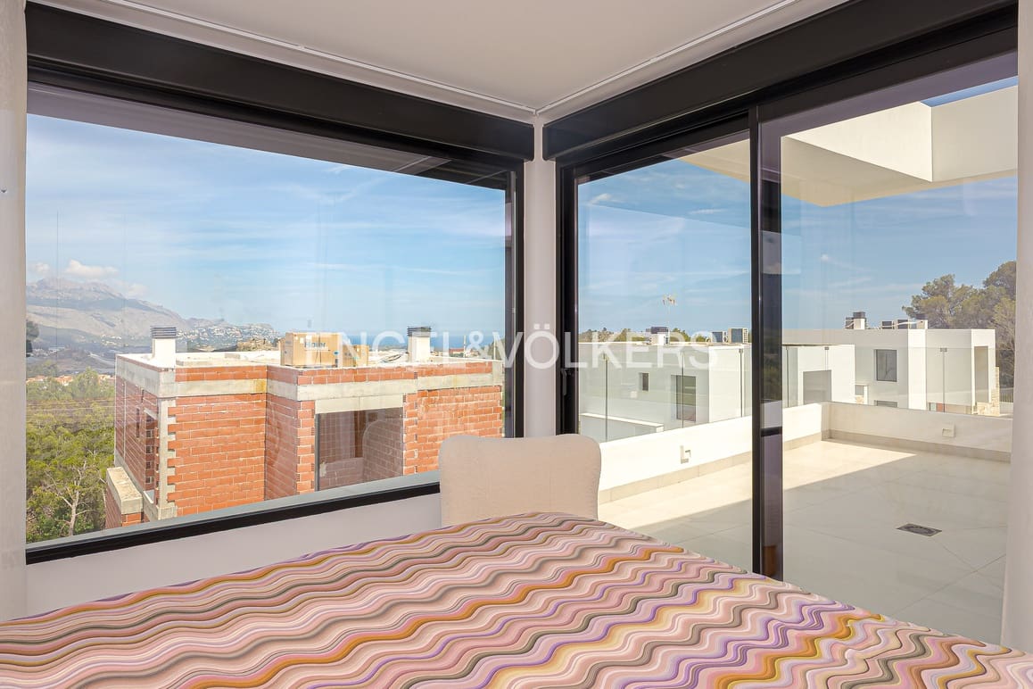 3 bedroom Villa for sale in Polop with pool garage - € 795,000 (Ref: 9848229)
