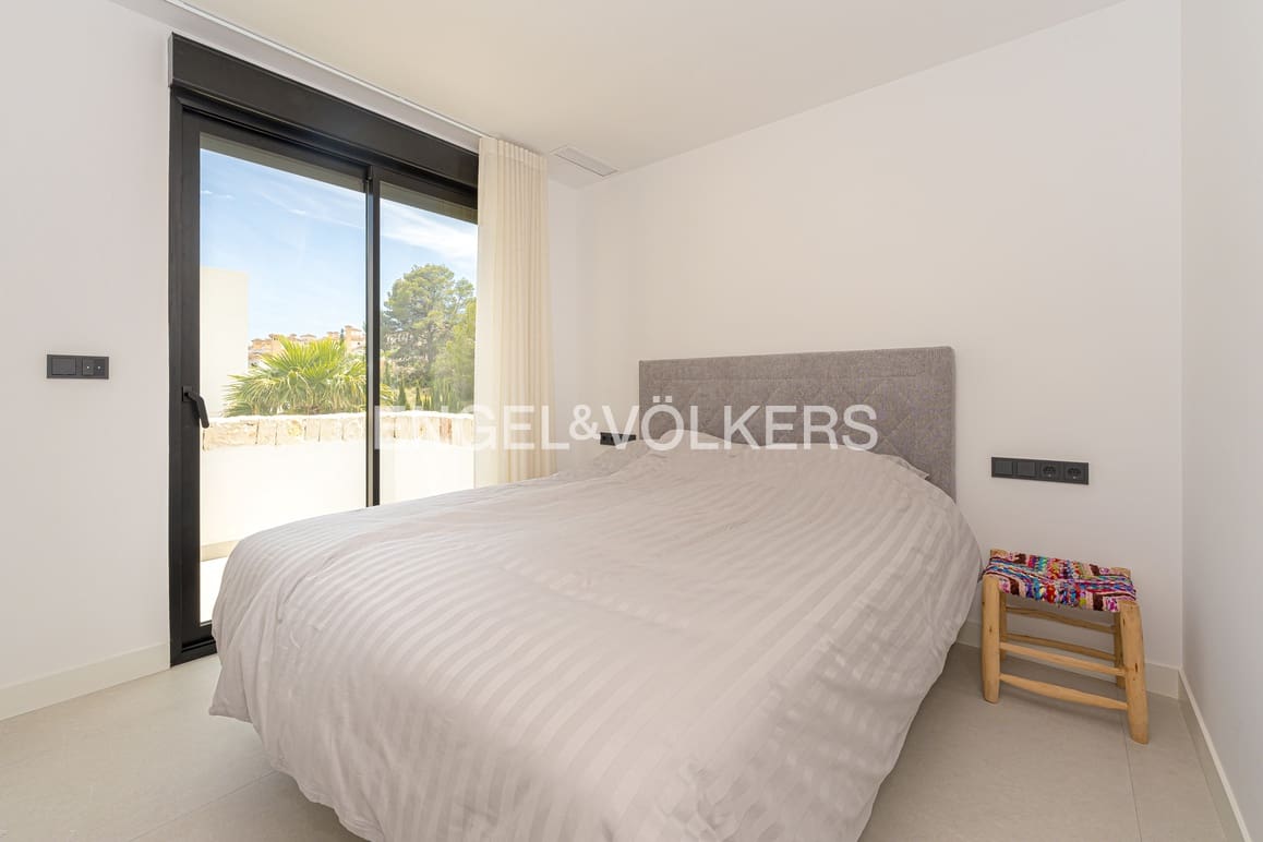 3 bedroom Villa for sale in Polop with pool garage - € 795,000 (Ref: 9848229)