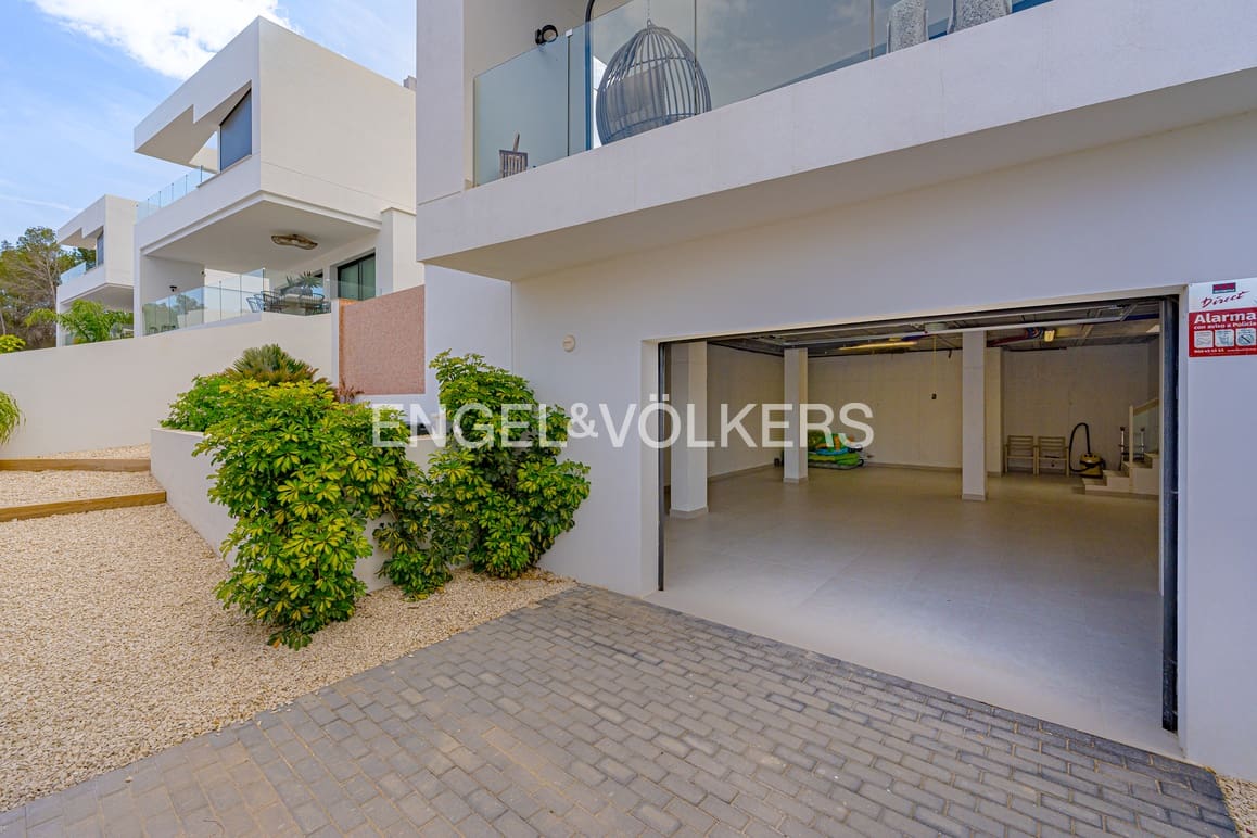 3 bedroom Villa for sale in Polop with pool garage - € 795,000 (Ref: 9848229)