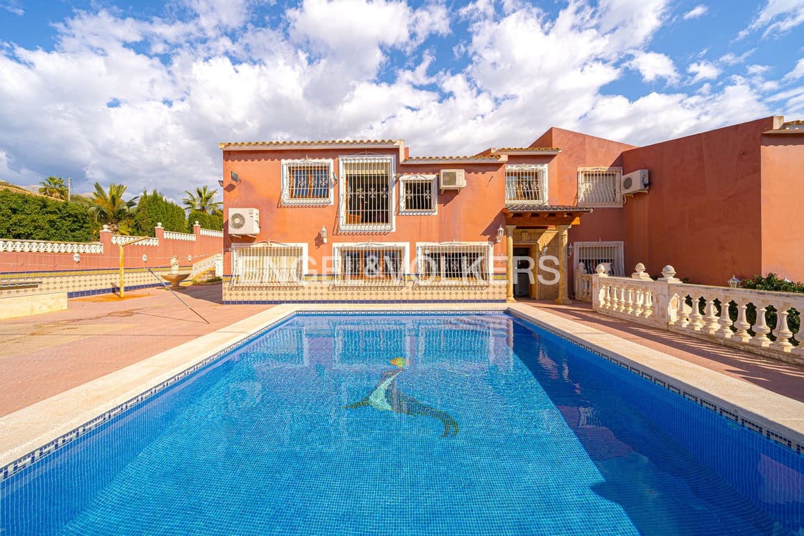 8 chambre Villa/Maison à vendre à Alfaz del Pi / L'Alfas del Pi avec piscine garage - 1 200 000 € (Ref: 9849910)