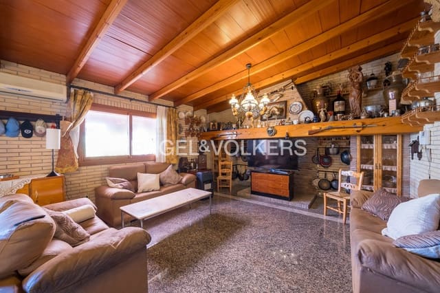8 chambre Villa/Maison à vendre à Pueblo - Urbanizaciones, Alfaz del Pi / L'Alfàs del Pi avec piscine garage - 1 200 000 € (Ref: 9849910)