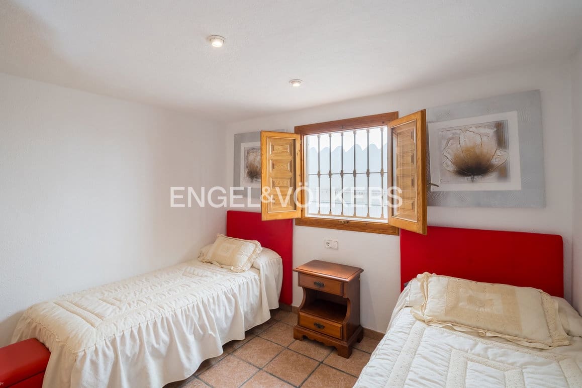 8 chambre Villa/Maison à vendre à Alfaz del Pi / L'Alfas del Pi avec piscine garage - 1 200 000 € (Ref: 9849910)