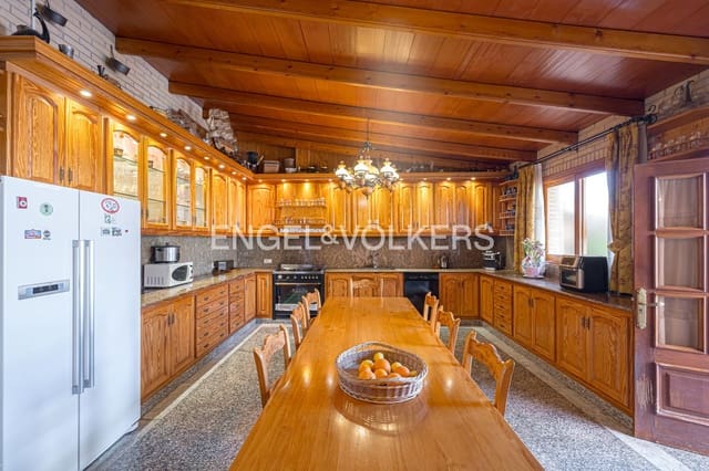 8 chambre Villa/Maison à vendre à Pueblo - Urbanizaciones, Alfaz del Pi / L'Alfàs del Pi avec piscine garage - 1 200 000 € (Ref: 9849910)