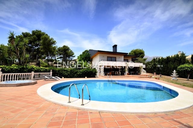 4 bedroom Villa for sale in La Nucia Pueblo  , La Nucia with pool garage - € 995,000 (Ref: 9854429)